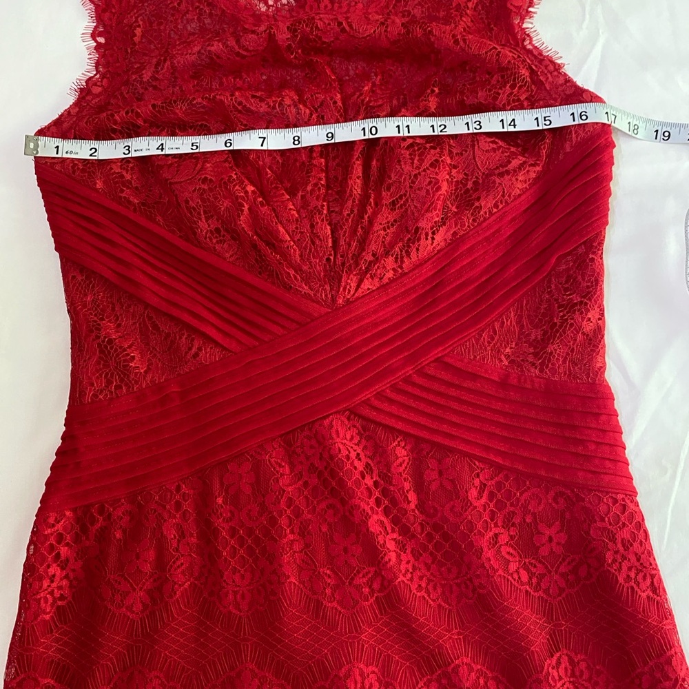 TADASHI SHOJI Cherry Red Chantilly Lace Bateau Neckline Sheath Dress SZ 6 - Picture 9 of 12